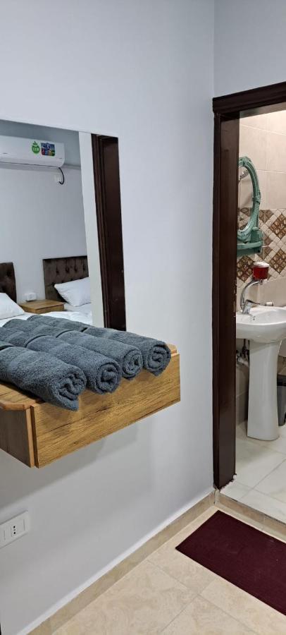 Leen Guest House ワディ・ムーサ エクステリア 写真