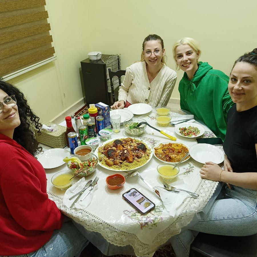 Leen Guest House ワディ・ムーサ エクステリア 写真